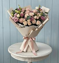 Букет цветов из:  Розы и Лизиантусы в Октябрьское Ханты-Мансийский АО