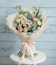 Букет цветов из:  Розы и Лизиантусы в Октябрьское Ханты-Мансийский АО