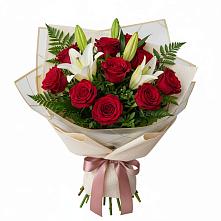 Букет цветов из:  Лилии и Розы в Октябрьское Ханты-Мансийский АО