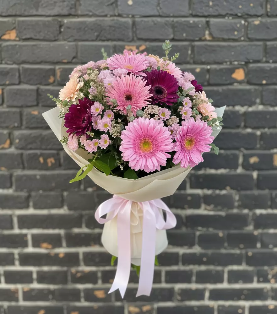 Букет цветов из: Герберы и Хризантемы в Октябрьское Ханты-Мансийский АО