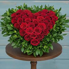 Цветочная композиция из Розы в виде сердца в Октябрьское Ханты-Мансийский АО