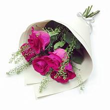 Букет цветов из:  Розы в Октябрьское Ханты-Мансийский АО