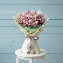 Букет цветов из:  Орхидеи и Розы в Октябрьское Ханты-Мансийский АО