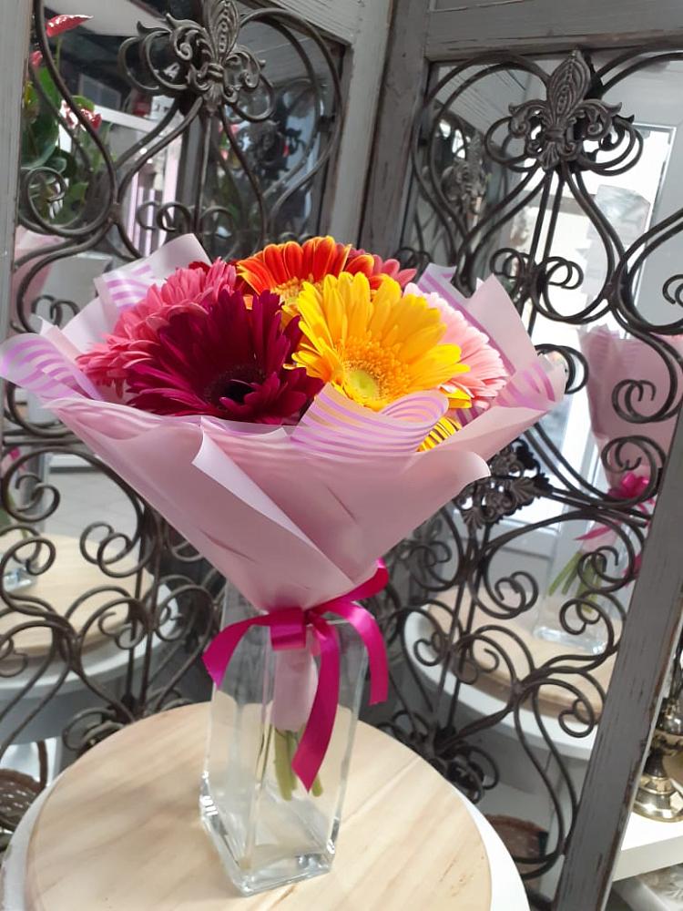 Букет цветов из: Герберы в Октябрьское Ханты-Мансийский АО