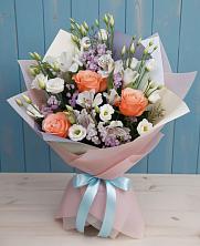 Букет цветов из:  Лизиантусы, Розы, Альстромерии и Гипсофила в Октябрьское Ханты-Мансийский АО