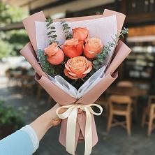 Букет цветов из:  Розы в Октябрьское Ханты-Мансийский АО