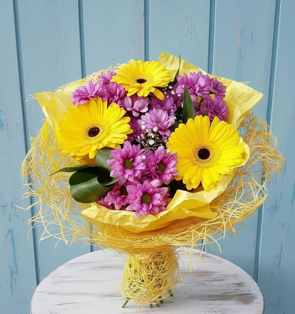 Букет цветов из: Хризантемы и Герберы в Октябрьское Ханты-Мансийский АО