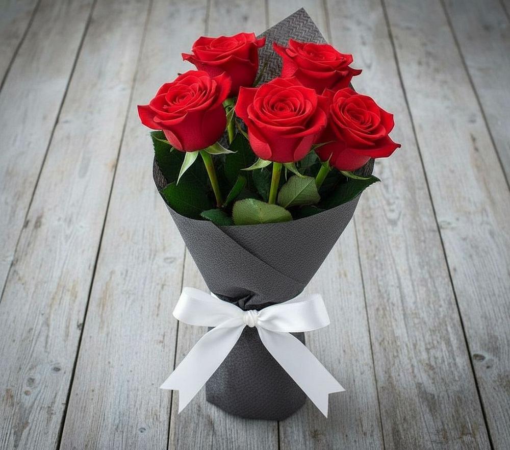 Букет 5 Красных роз Эдлесс Лав в Октябрьское Ханты-Мансийский АО