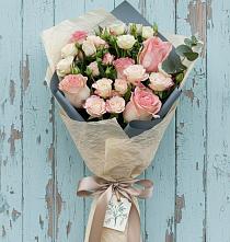 Букет цветов из:  Розы в Октябрьское Ханты-Мансийский АО