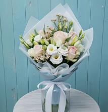 Букет цветов из:  Розы и Лизиантусы в Октябрьское Ханты-Мансийский АО