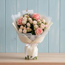 Букет цветов из:  Розы в Октябрьское Ханты-Мансийский АО