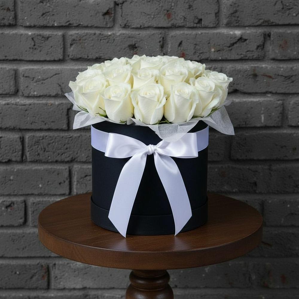 Цветочная композиция из Розы в шляпной коробке в Октябрьское Ханты-Мансийский АО